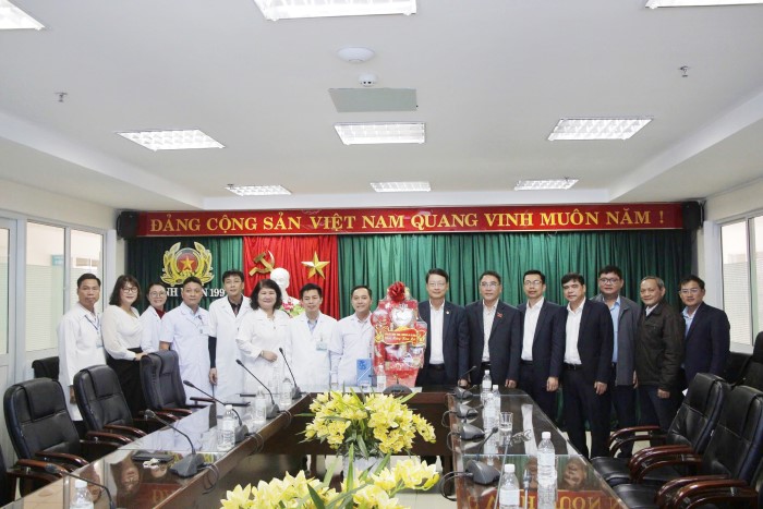 Lãnh đạo Hội đồng nhân dân Thành phố Đà Nẵng chúc tết Bệnh viện 199